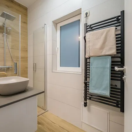 2 Bedroom 2 Bathroom Loft With Terrace By The Opera Budapeşte