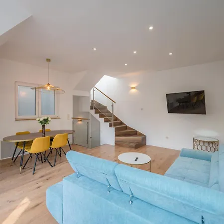 2 Bedroom 2 Bathroom Loft With Terrace By The Opera Budapesta