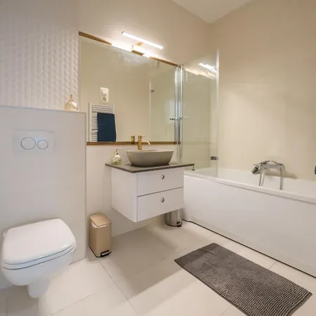 2 Bedroom 2 Bathroom Loft With Terrace By The Opera