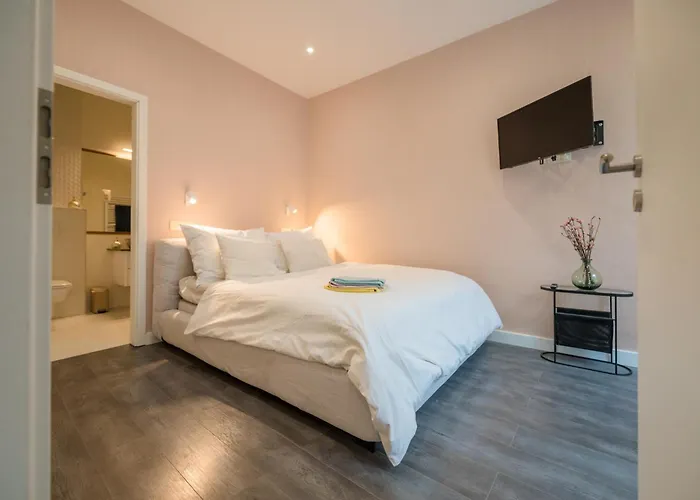 2 Bedroom 2 Bathroom Loft With Terrace By The Opera *