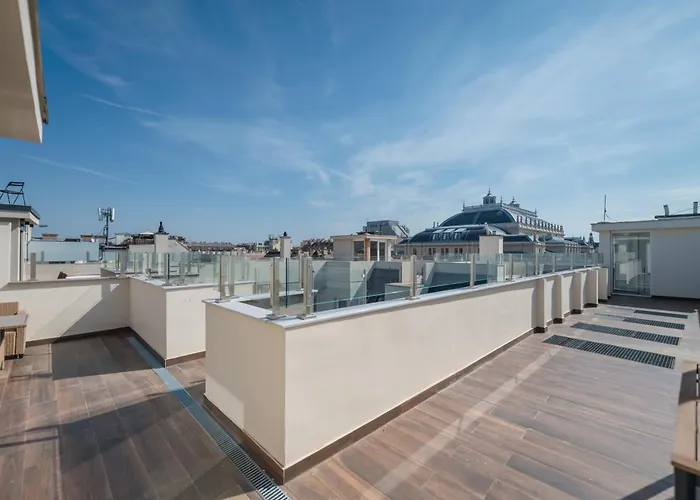 Апартаменты 2 Bedroom 2 Bathroom Loft With Terrace By The Opera Будапешт