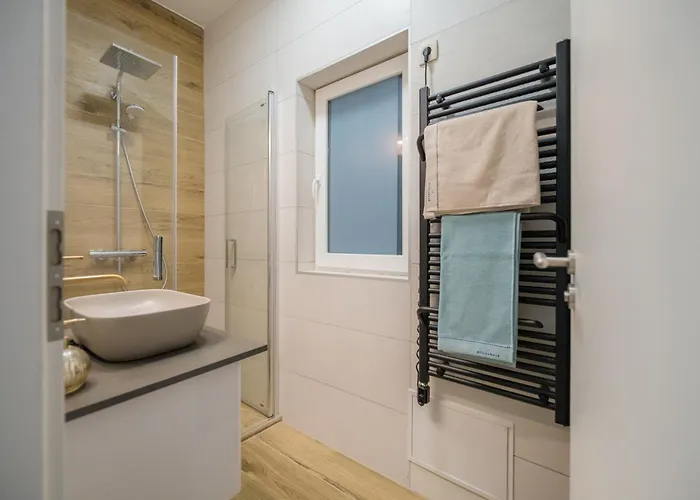2 Bedroom 2 Bathroom Loft With Terrace By The Opera Будапешт